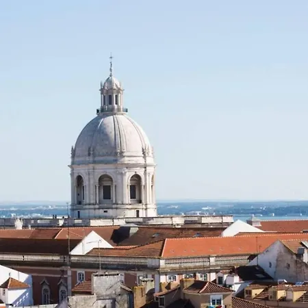 Ola - Graca Iv * Lisbon